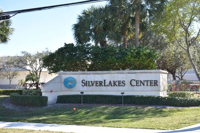 SilverLakes Center Sign